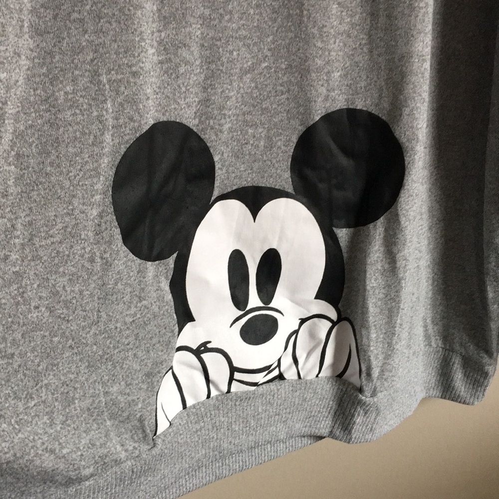 π10 for $100π Disney sweater - Picture 2 of 6